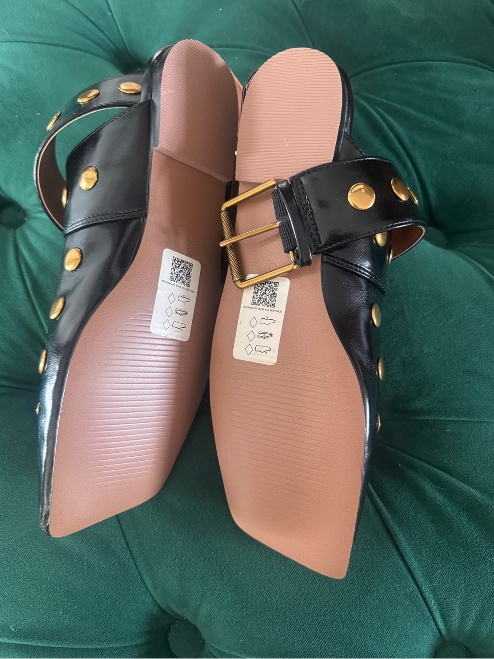 Black and gold flats - Picture 2 of 6